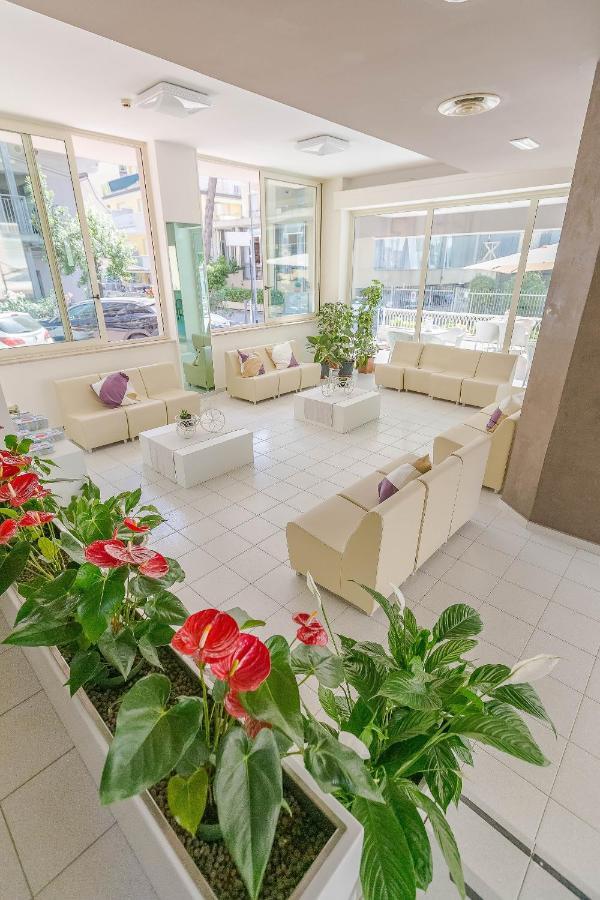 Hotel Confort Rimini Esterno foto
